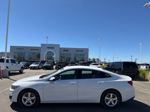 Used 2024 Chevrolet Malibu LT FWD image 9