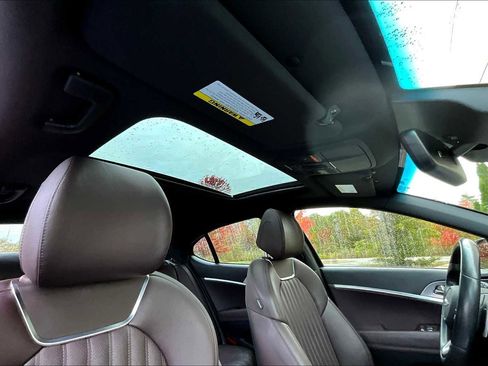 Used 2022 Genesis G70 2.0T w/ Prestige Package image 13