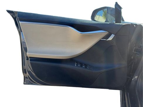 Used 2015 Tesla Model S 70D image 15