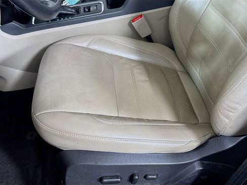 Used 2017 Ford Escape Titanium AWD/4WD image 19