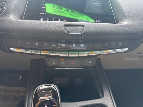 Used 2022 Cadillac XT4 Luxury w/ Cold Weather Package FWD image 33