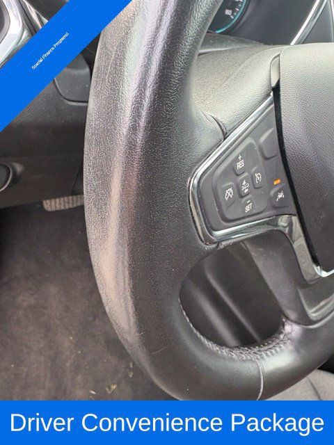 Used 2020 Chevrolet Equinox LT w/ Driver Convenience Package AWD/4WD image 16