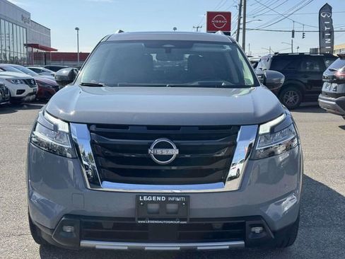 Used 2022 Nissan Pathfinder Platinum image 2