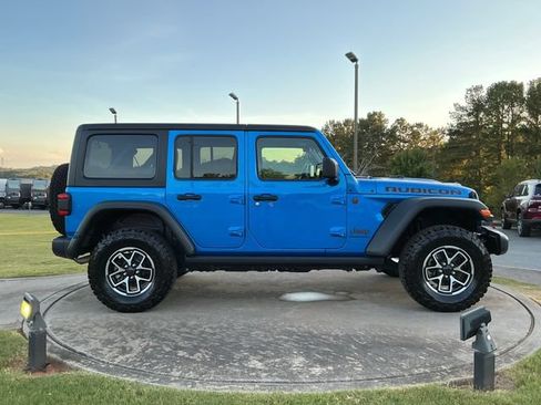 Used 2024 Jeep Wrangler Unlimited Rubicon AWD/4WD image 8