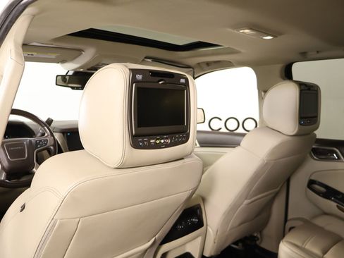 Used 2020 GMC Yukon XL Denali AWD/4WD image 17