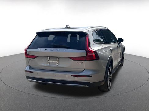 Used 2025 Volvo V60 B5 Cross Country Plus AWD/4WD image 18