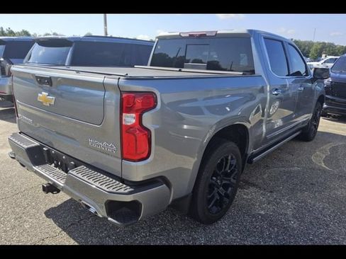 Used 2025 Chevrolet Silverado 1500 High Country AWD/4WD image 4