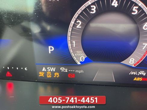 Used 2024 Volkswagen Taos SE w/ Panoramic Sunroof Package AWD/4WD image 17