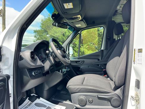 Used 2019 Mercedes-Benz Sprinter 144 image 12