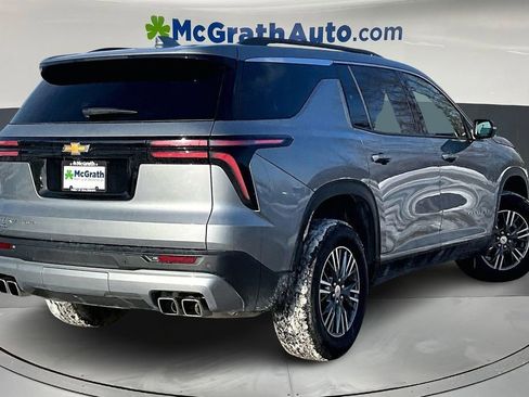 Used 2025 Chevrolet Traverse LT image 7
