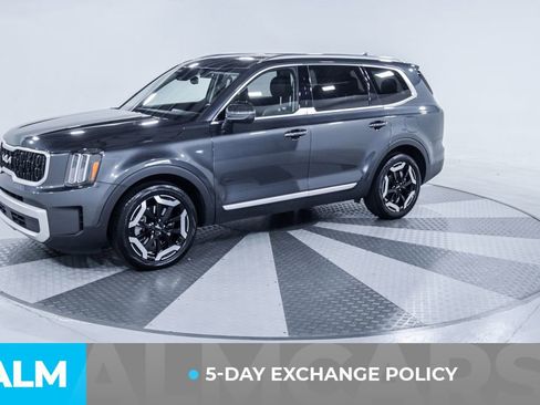 Used 2024 Kia Telluride EX FWD image 3