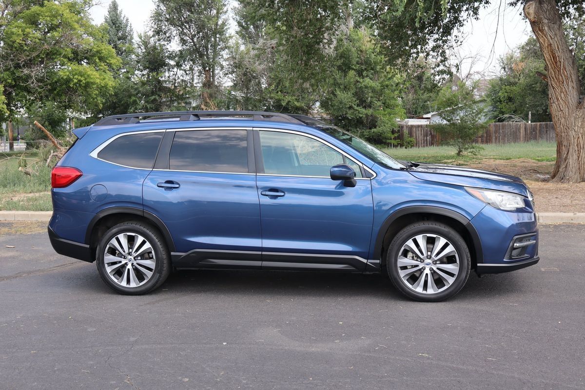 Used 2021 Subaru Ascent Premium w/ Sport Package AWD/4WD image 3