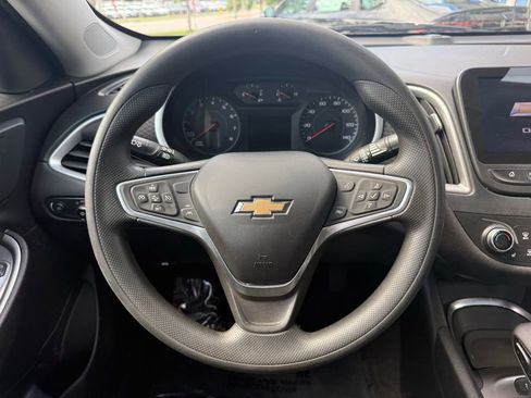 Used 2023 Chevrolet Malibu LT w/ Driver Confidence Package FWD image 18