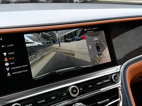Used 2022 Bentley Flying Spur V8 AWD/4WD image 32