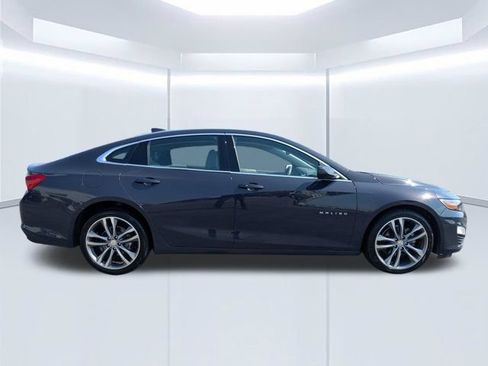 Used 2025 Chevrolet Malibu LT FWD image 3