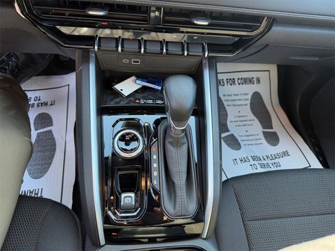 Certified 2024 Chevrolet Colorado LT w/ LT Convenience Package II image 21