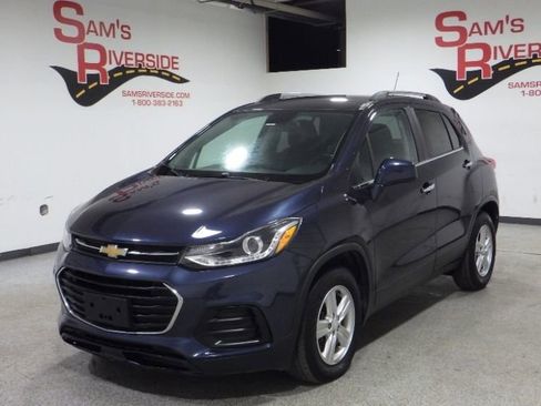 Used 2019 Chevrolet Trax LT w/ LT Convenience Package image 1