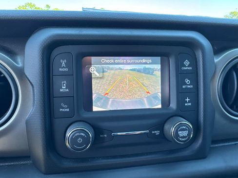 Used 2020 Jeep Gladiator Sport w/ Quick Order Package 24S image 24