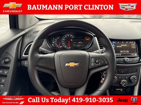 Used 2018 Chevrolet Trax LS FWD image 13