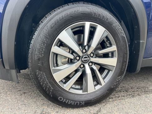 Used 2024 Nissan Pathfinder SL AWD/4WD image 12
