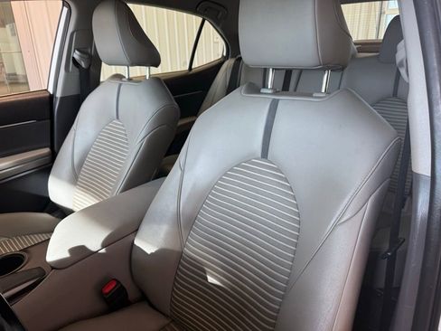 Used 2021 Toyota Camry SE FWD image 21