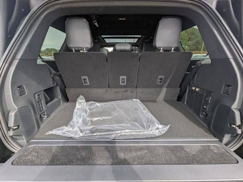 New 2025 Lincoln Navigator Reserve w/ Jet Appearance Package AWD/4WD image 39