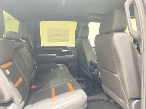 Used 2025 GMC Sierra 2500 AT4 image 26