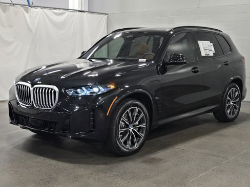 Used 2026 BMW X5 xDrive50e w/ M Sport Package AWD/4WD image 3