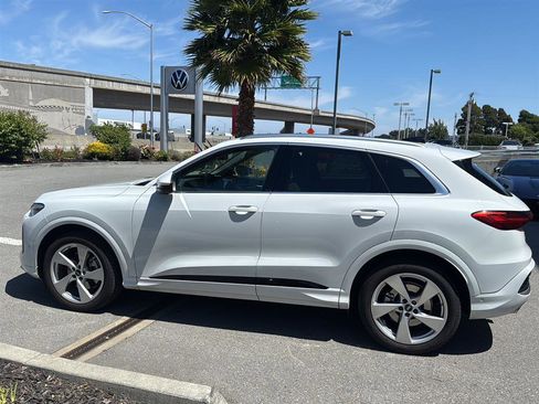 Used 2025 Audi Q5 Prestige AWD/4WD image 9