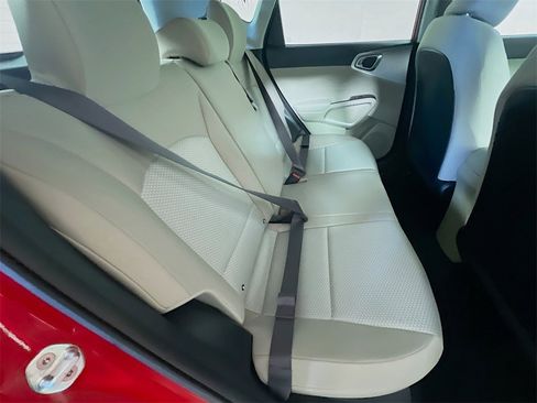 Used 2022 Kia Soul LX image 23