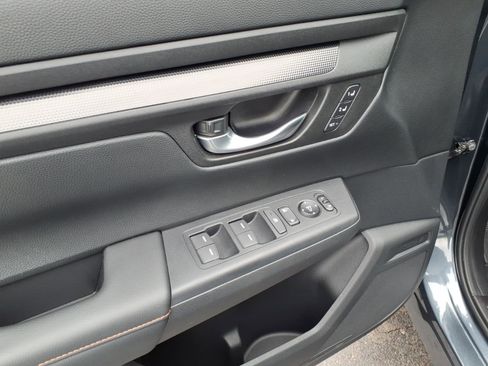 Used 2025 Honda CR-V Sport-L image 17