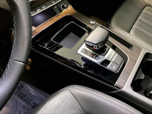 Certified 2023 Audi Q5 2.0T Premium w/ Convenience Package image 17