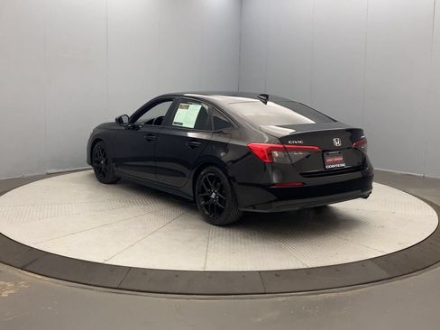 Used 2023 Honda Civic Sport image 3