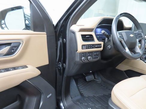 Used 2023 Chevrolet Tahoe Premier w/ Advanced Technology Package image 58