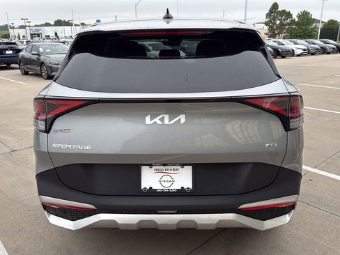 Used 2023 Kia Sportage LX AWD/4WD image 8