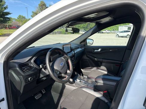 Used 2023 Ford Escape ST-Line w/ Equipment Group 301A FWD image 11