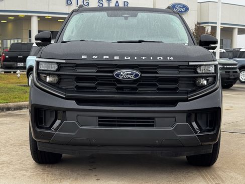 New 2026 Ford Expedition Active image 3