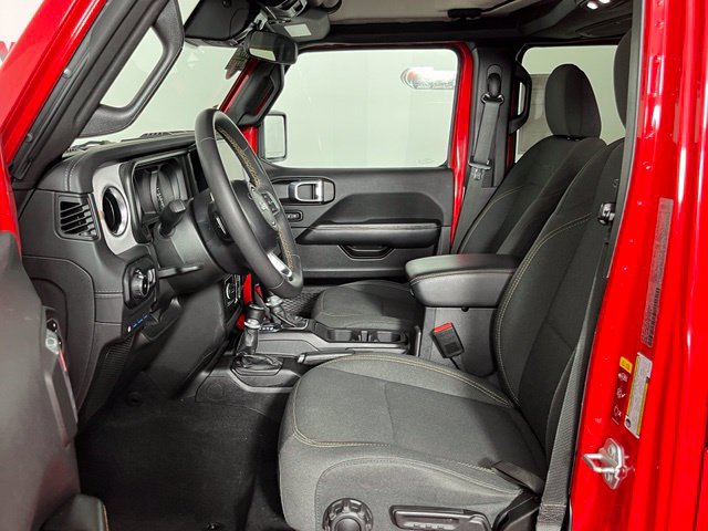 Used 2024 Jeep Wrangler Unlimited Sahara AWD/4WD image 22
