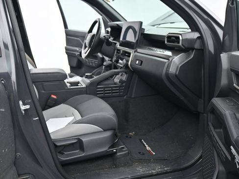 Used 2024 Toyota Tacoma TRD Off-Road AWD/4WD image 15