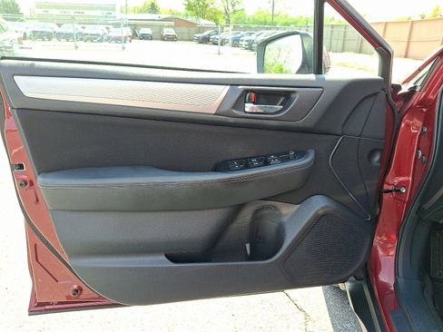 Used 2017 Subaru Outback 2.5i Premium AWD/4WD image 13