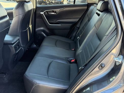 Used 2023 Toyota RAV4 XLE Premium image 31