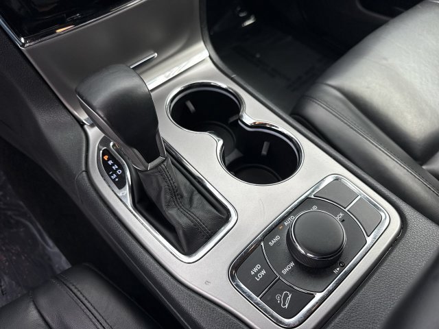 Used 2020 Jeep Grand Cherokee Limited w/ Premium Lighting Group AWD/4WD image 21
