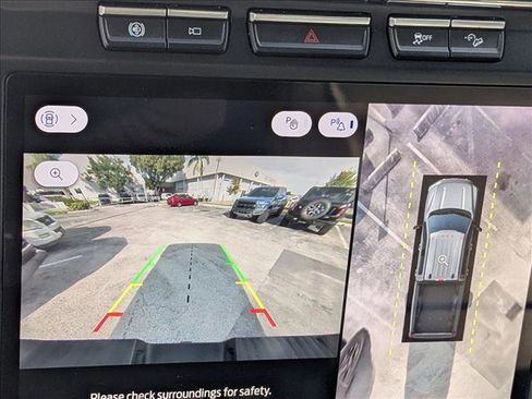 Used 2024 Ford F250 XLT w/ Black Appearance Package image 12