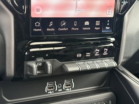 New 2026 RAM 2500 Laramie AWD/4WD image 19