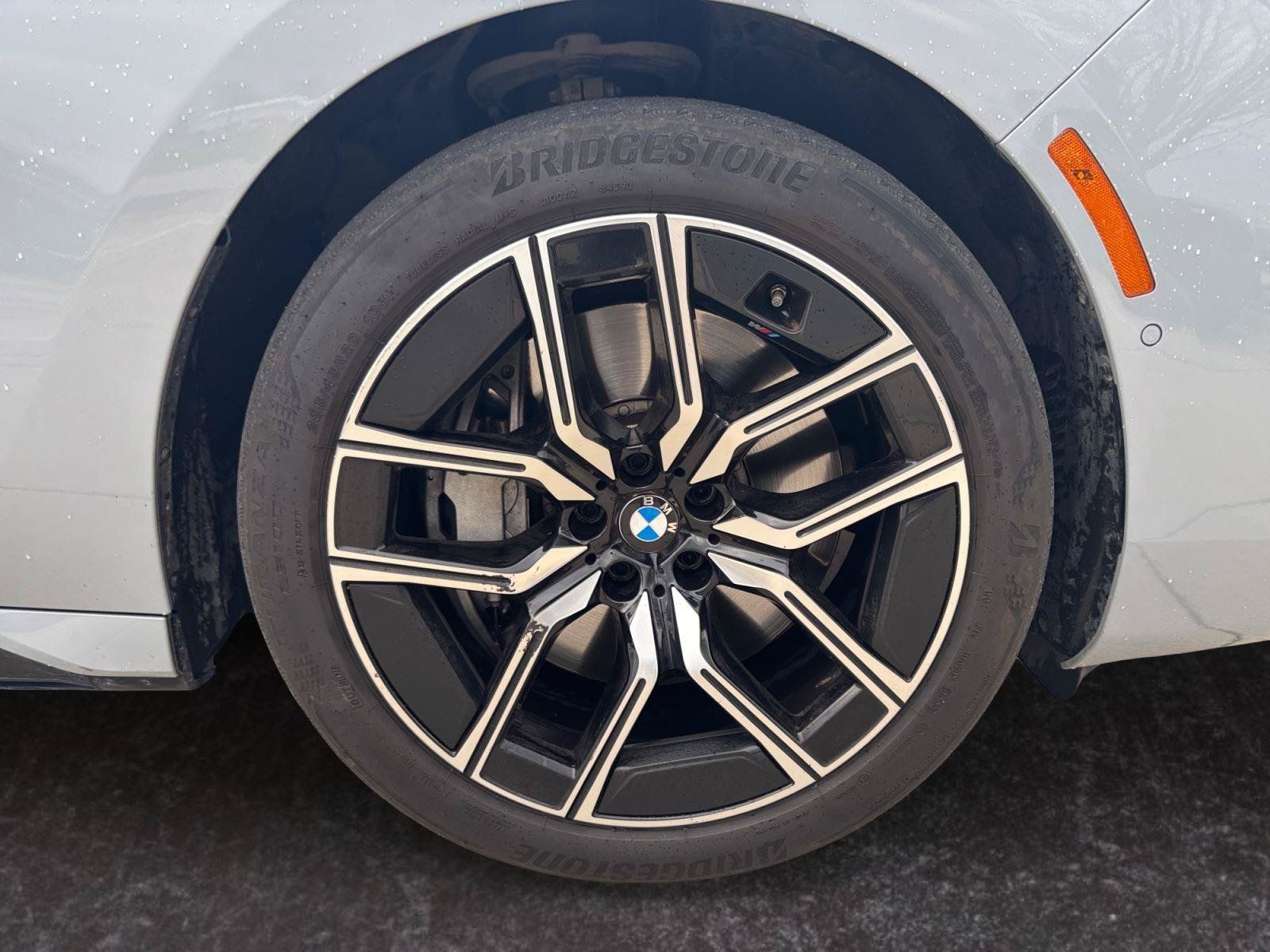Used 2023 BMW 760i xDrive AWD/4WD image 28