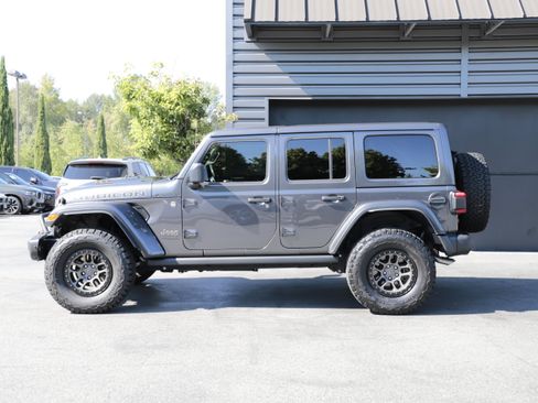Used 2022 Jeep Wrangler Unlimited Rubicon w/ Xtreme Recon 35" Tire Package AWD/4WD image 5