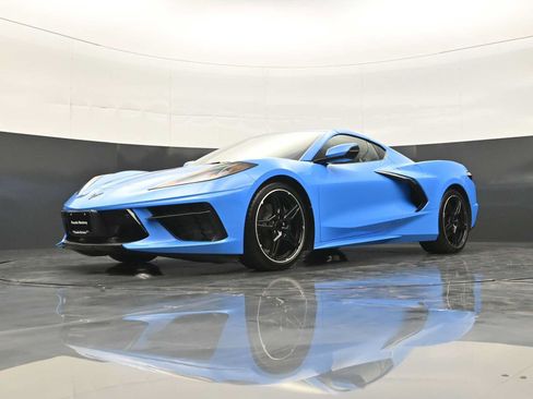 Used 2021 Chevrolet Corvette Stingray Preferred Cpe w/ Engine Appearance Package RWD image 36