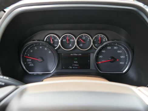 Used 2021 Chevrolet Tahoe LT w/ LT Signature Package RWD image 18