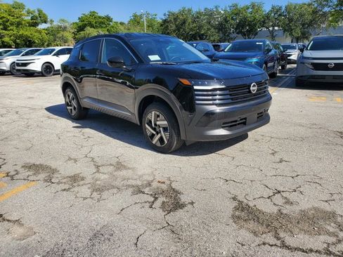 New 2025 Nissan Kicks SV image 7