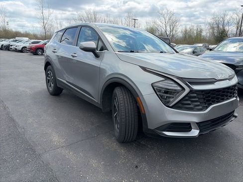 Certified 2024 Kia Sportage LX image 3